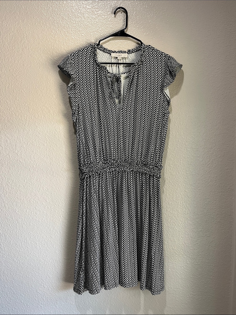 LOFT Black and White Zigzag Cap Sleeve Midi Dress Sz L boho cottage core